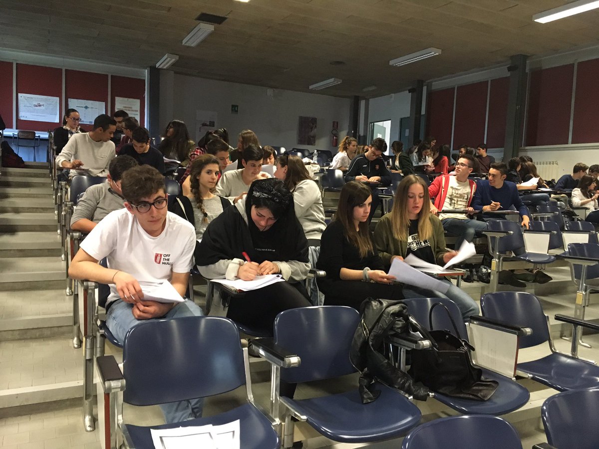 Podesti2G's tweet photo. Ciò che rende una squadra vincente NON SONO i "fuori classe"ma sono: spirito di squadra,modulo giusto,allenatore! 2G#podesti#twletteratura https://t.co/c3grsbuBHL