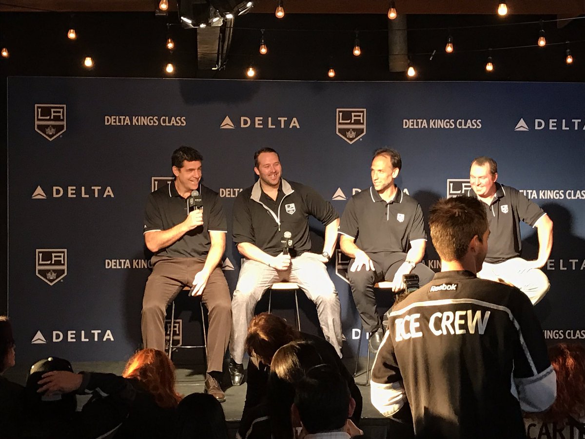 flutterby870's tweet photo. So awesome talking to @Dustinpenner25 Got home & realized I didn't ask for a picture with him π Thank you @LAKings & @Delta #deltakingsclass https://t.co/xX3RnVUBmD