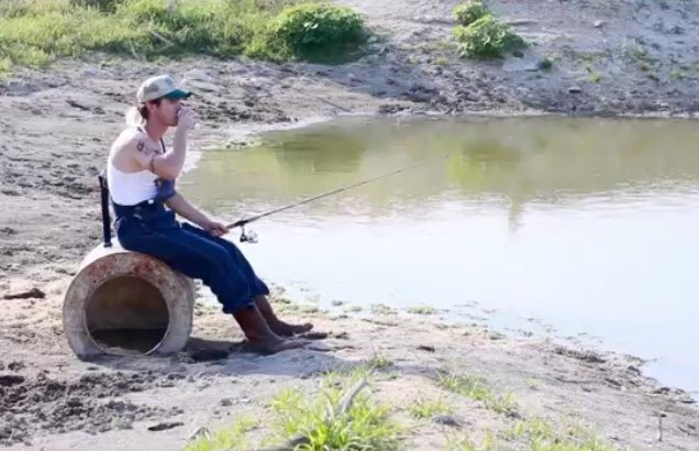 EarlDibblesJr's tweet photo. I need a 6 month fishin' trip.
Twice a year. https://t.co/V3opFNjUzh