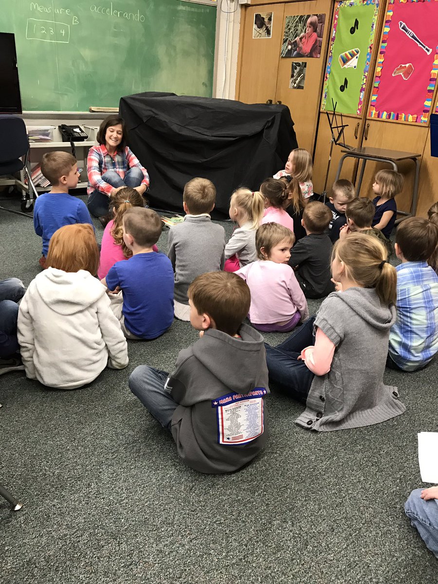 MrsHallsClass's tweet photo. Thank you @TenBrinkD for sharing the ins and outs of being an author. The kids loved your insight. Also, thank you for the bookmarks! https://t.co/3OBYEaDkKW