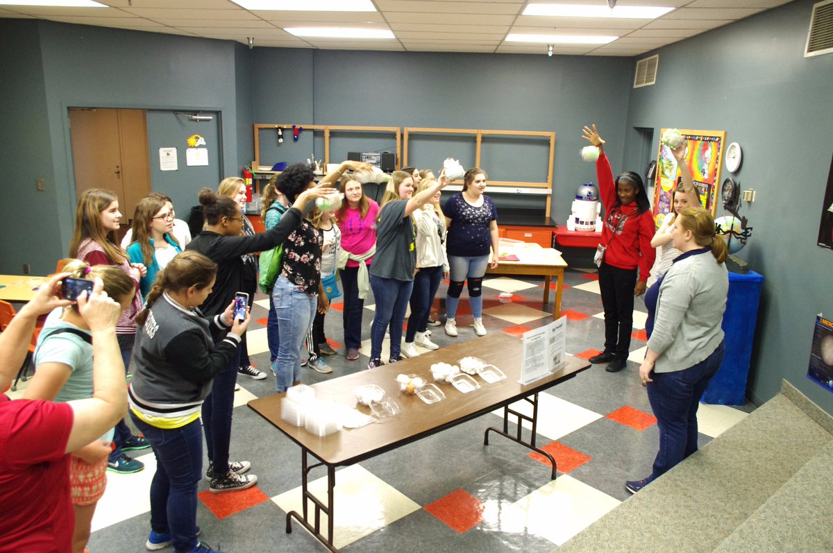DAVENPORT_Eng's tweet photo. .@SciWorksMuseum Engineering Day was a blast! From #flinking balloons to dropping eggs, we did it all! #engineeringisfun https://t.co/I7HXpVYO0G