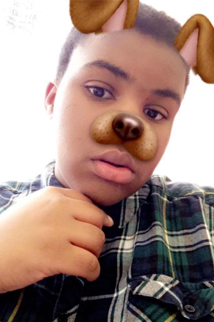 helplesslulbean's tweet photo. i'm a boy, i'm valid, and love an excuse to post selfies :)

 #transvisibilityday https://t.co/SdOkgCnk1W