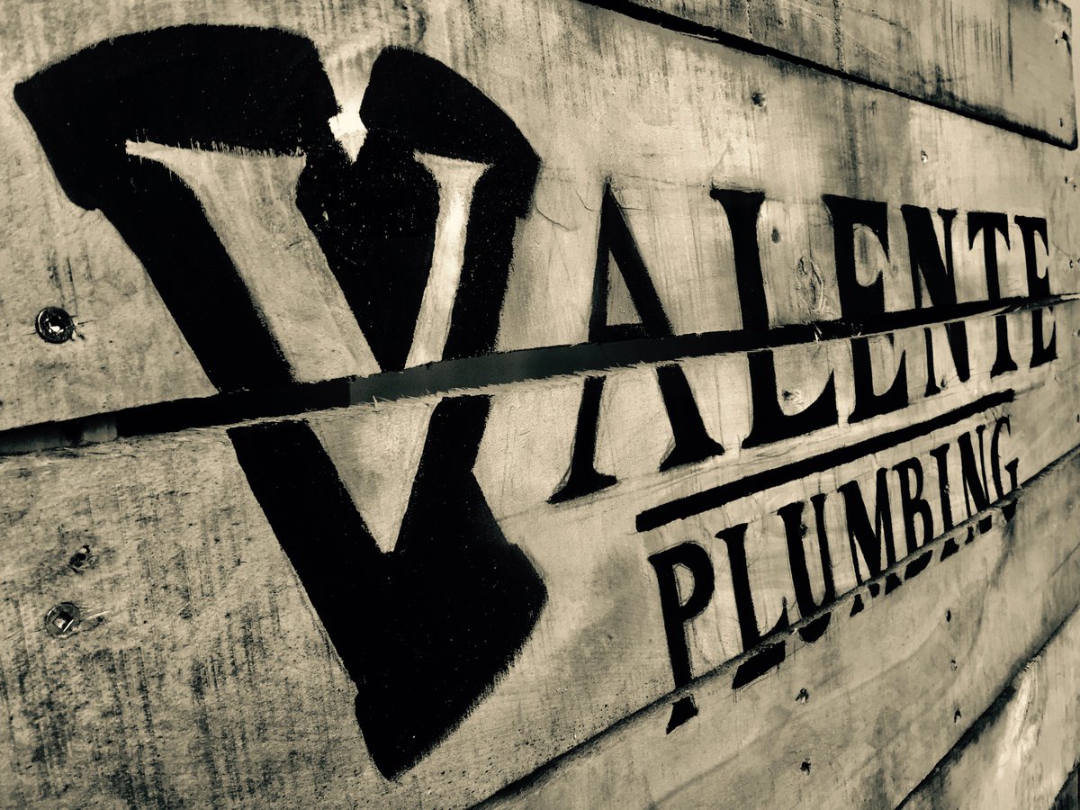 And we're back to twitter! Just a friendly friday reminder that we offer full service for any of your plumbing needs! Info in bio :)