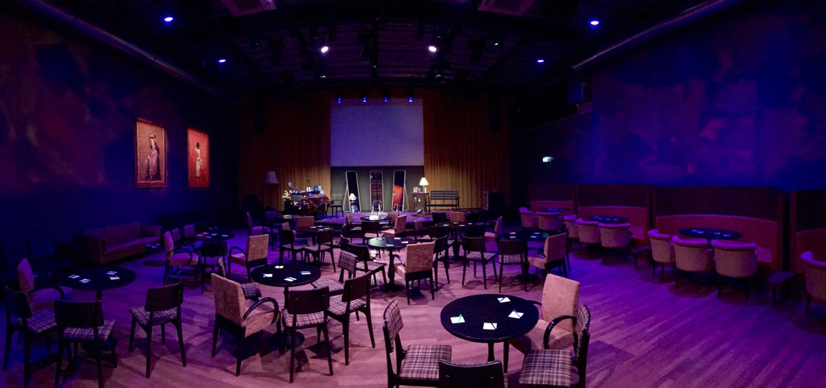 Alles gereed voor een heerlijk avondje literatuur in @verkadefabriek  #waumansvictoria