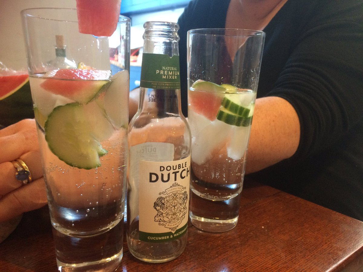 BarefootBronnie's tweet photo. Taking our mixer instructions seriously thx for #toptip Nicky @graveneygin surely #sixoclocksomewhere @catmuir https://t.co/DF23L6wFZd