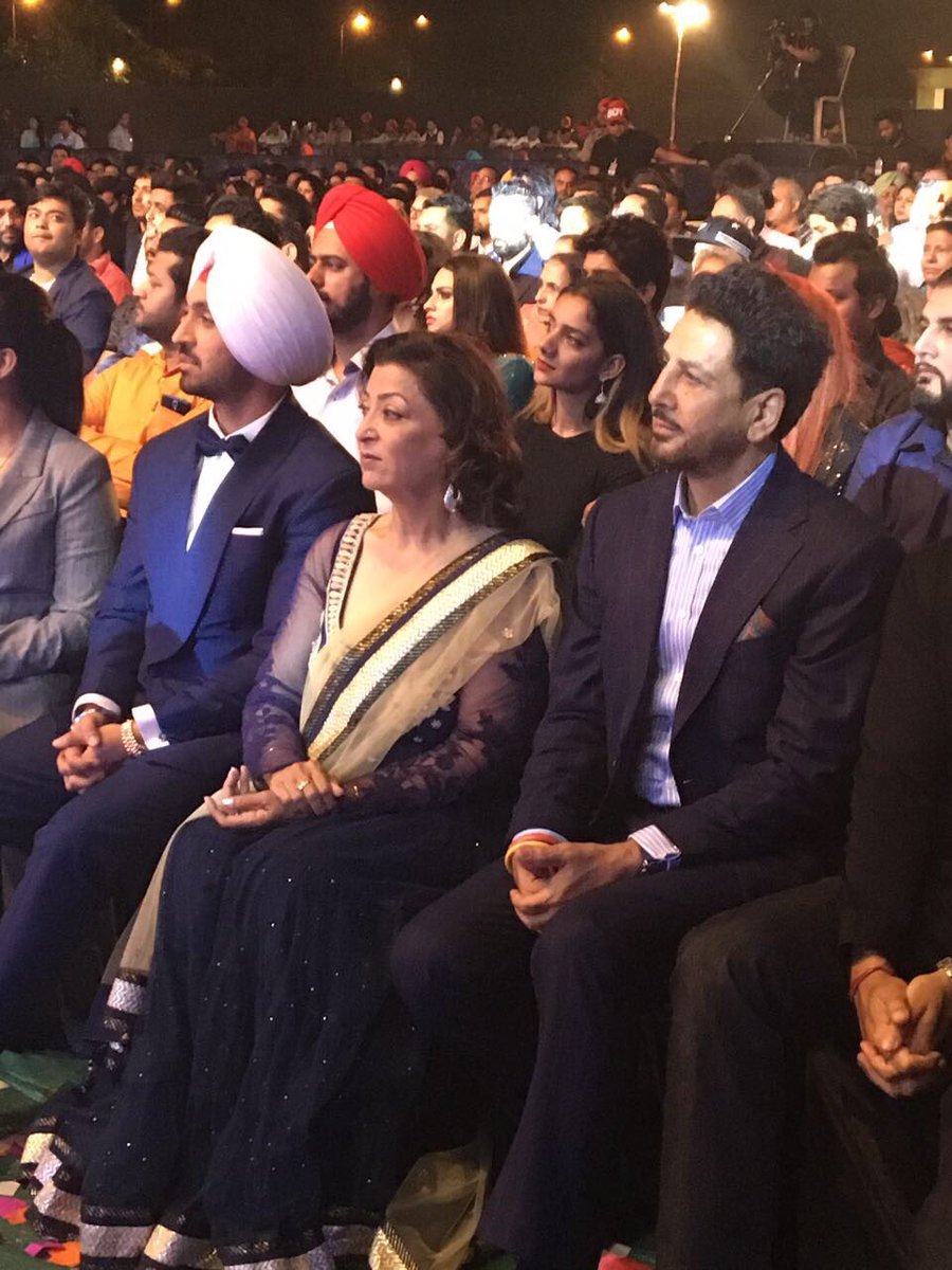 Filmfare tweet media