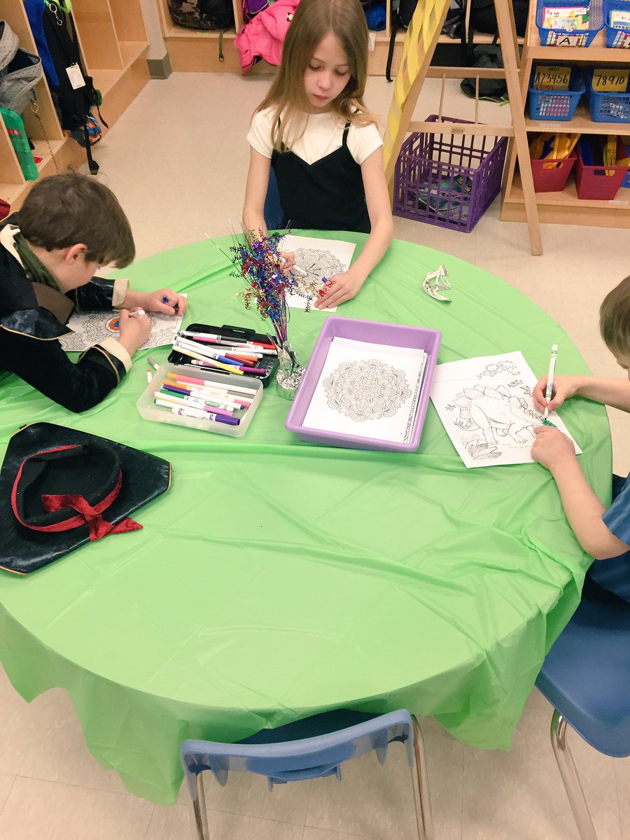 DDressaire's tweet photo. #FancyWritingDay w the Wizards & Troopers! #1stchat #ilovegradeone @StMarysSexsmith @GPCSD #gpcsd #wesofancy @TownOfSexsmith https://t.co/lT8BDAphmr