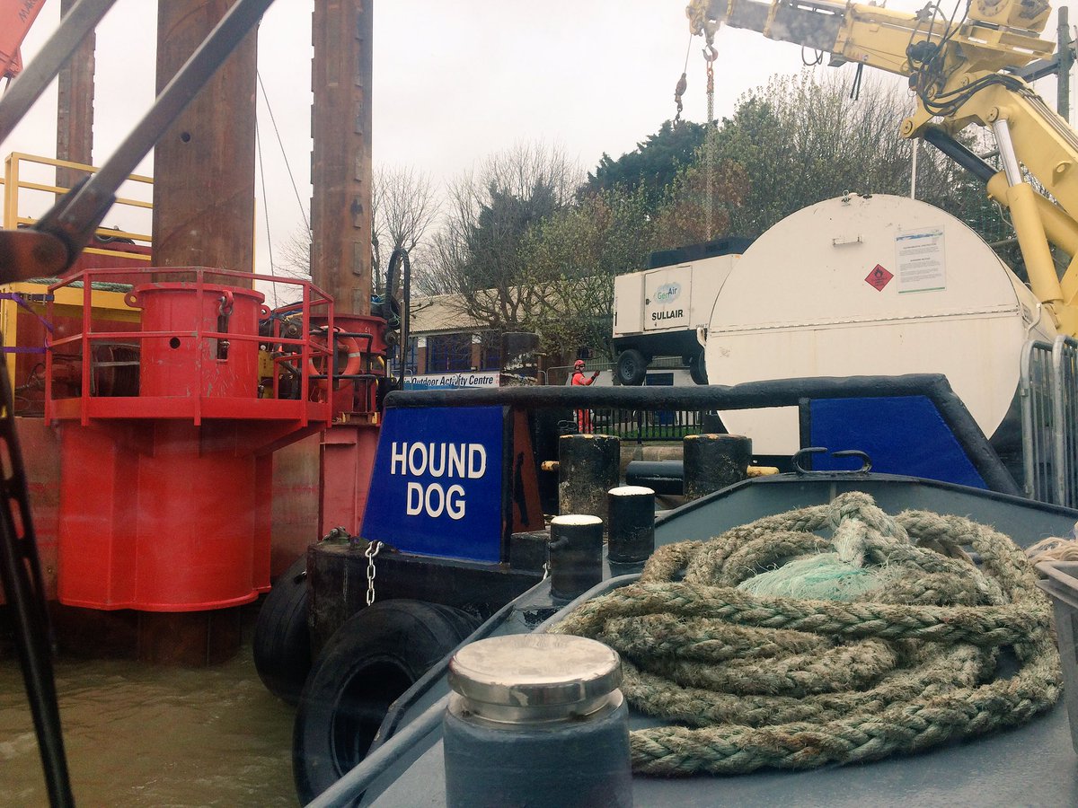 RulerCrewing's tweet photo. Another brilliant week working with @CPBSMarine team at shadwell for the positioning of the #jackuprig #marine #crew #RulerCrewing #Hounddog https://t.co/C87jINyoqP