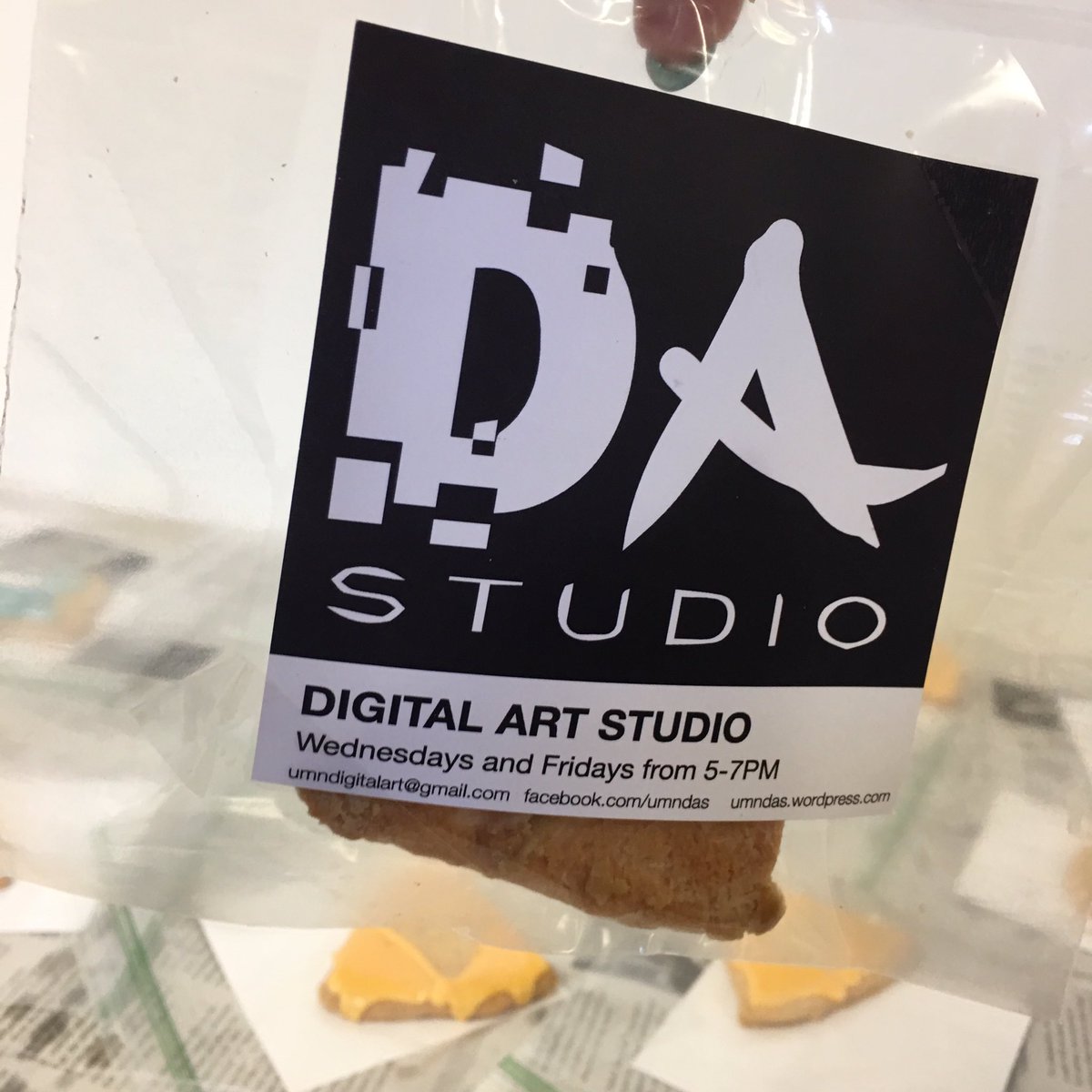umnDAStudio's tweet photo. Some footage from makin them cookies for the sale. Dont those poke'cookies make you wanna " eat em all" ? 😉👅🍪 https://t.co/VnFLG4uSdi