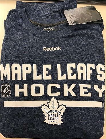 NHLMedia's tweet image. Want this large @MapleLeafs t-shirt? RETWEET for your chance at it &amp;amp; watch the #Leafs take on the @DetroitRedWings tonight at 7pE.