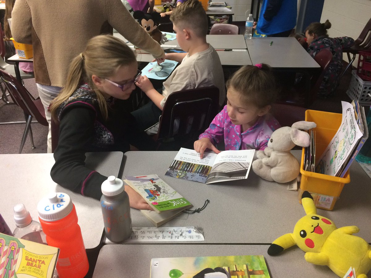 Ending March is Reading Month with our 5th Grade Buddies.#wearelamphere <a href="/roadrunnersrule/">Lessenger Elementary</a>