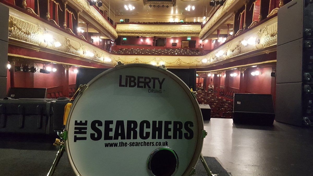 ScottOttaway's tweet photo. Leeds City Varieties #thesearchers #libertydrums #teamcode #istanbulmehmet #cymskin #porteranddavis #hard_case #pellwooddrumsticks https://t.co/i8niKJ1G8t