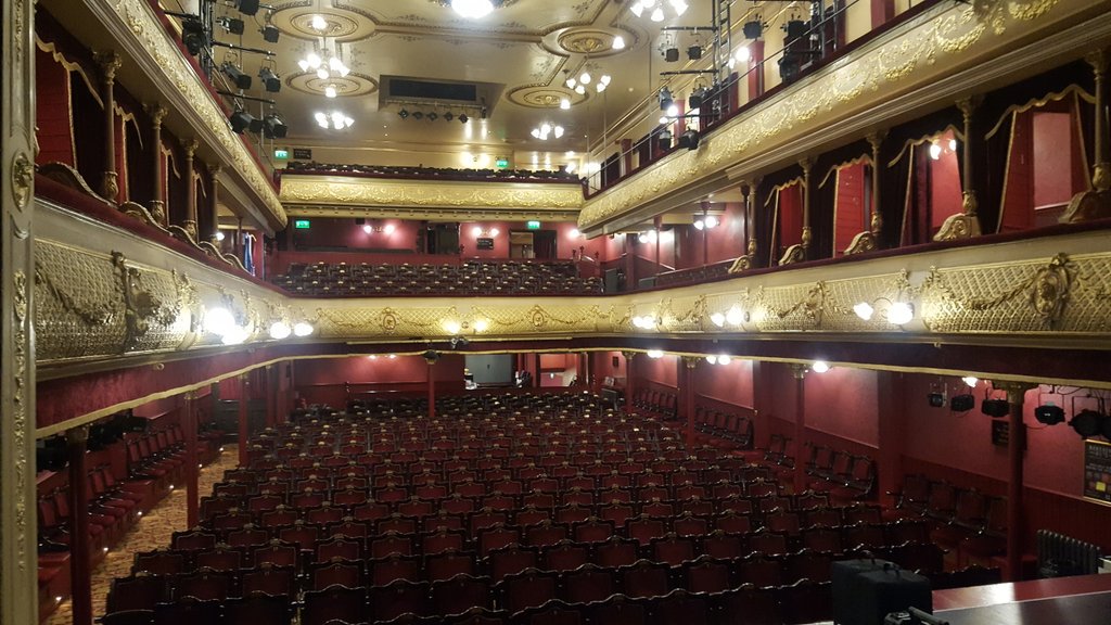 ScottOttaway's tweet photo. Leeds City Varieties #thesearchers #libertydrums #teamcode #istanbulmehmet #cymskin #porteranddavis #hard_case #pellwooddrumsticks https://t.co/i8niKJ1G8t