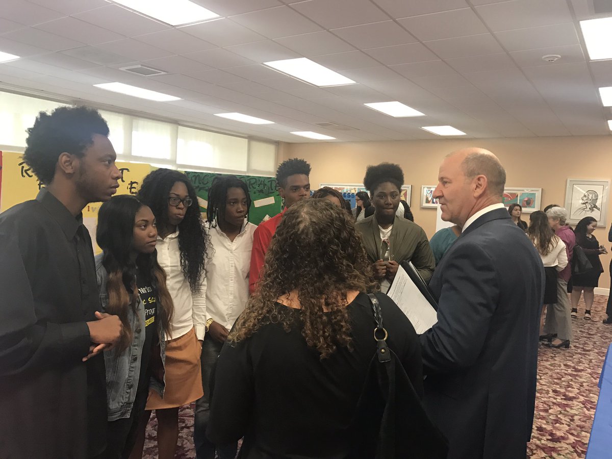 MdcpsViana's tweet photo. Our .@MDCPSSocStudies students showcasing @ the #ProjectCitizenFair #ActiveCitizes @Liz12A @MDCPSAcademics @YasetF https://t.co/vhVwAHJqUr