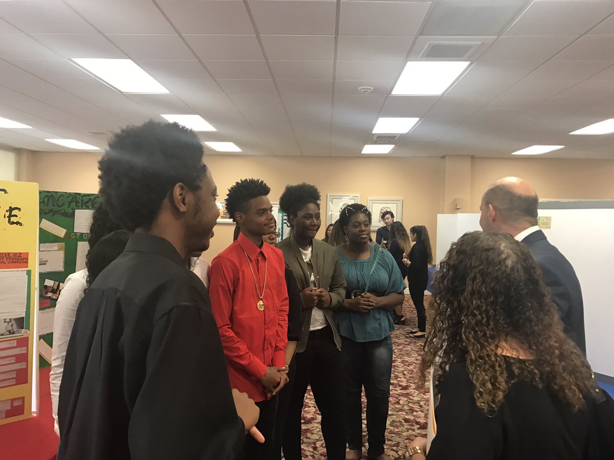 MdcpsViana's tweet photo. Our .@MDCPSSocStudies students showcasing @ the #ProjectCitizenFair #ActiveCitizes @Liz12A @MDCPSAcademics @YasetF https://t.co/vhVwAHJqUr