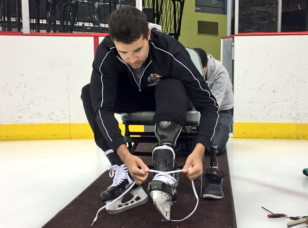 RoadrunnersAHL's tweet image. Lacing 'em up.