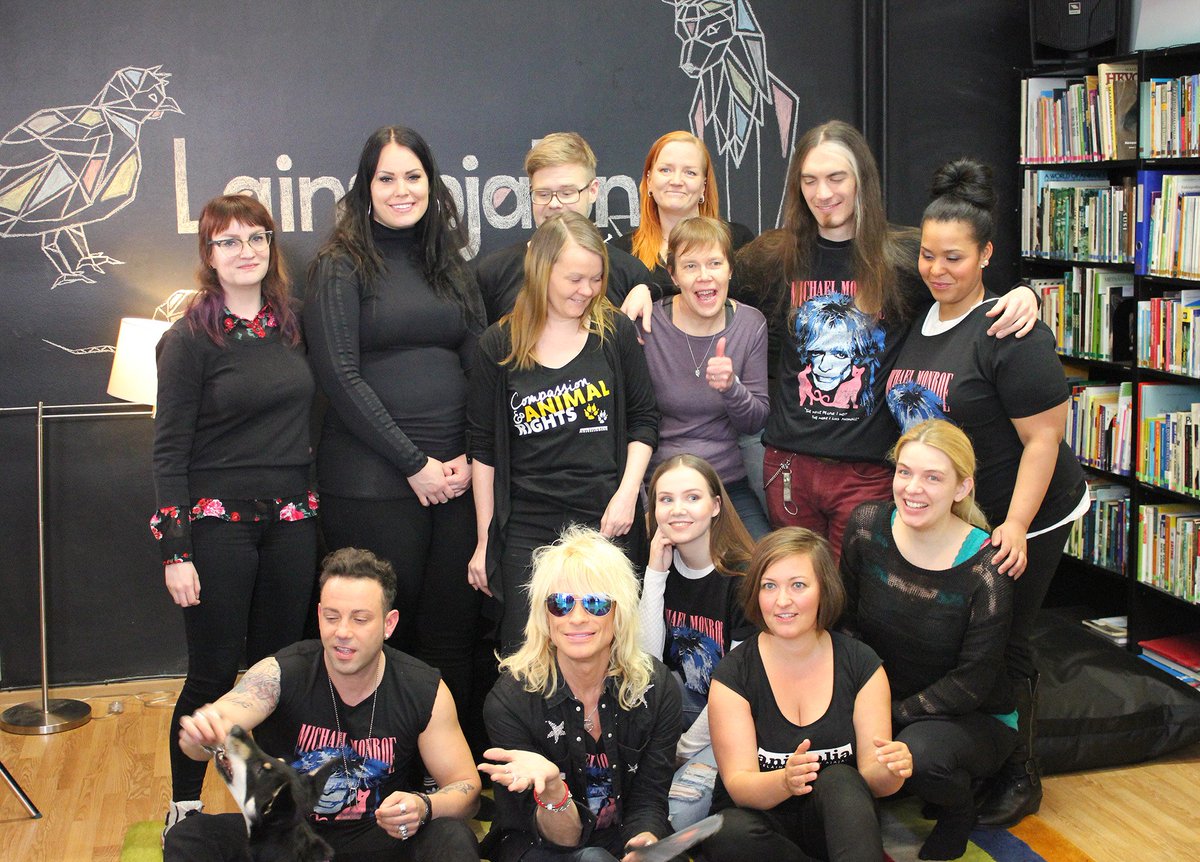 animaliary's tweet image. Mieletön @VoiceofFinland -päivä @michaelmonroe -tiimin kanssa! Kiitos tyypit! #lainsuojaton #animaliary #tvof lainsuojaton.fi