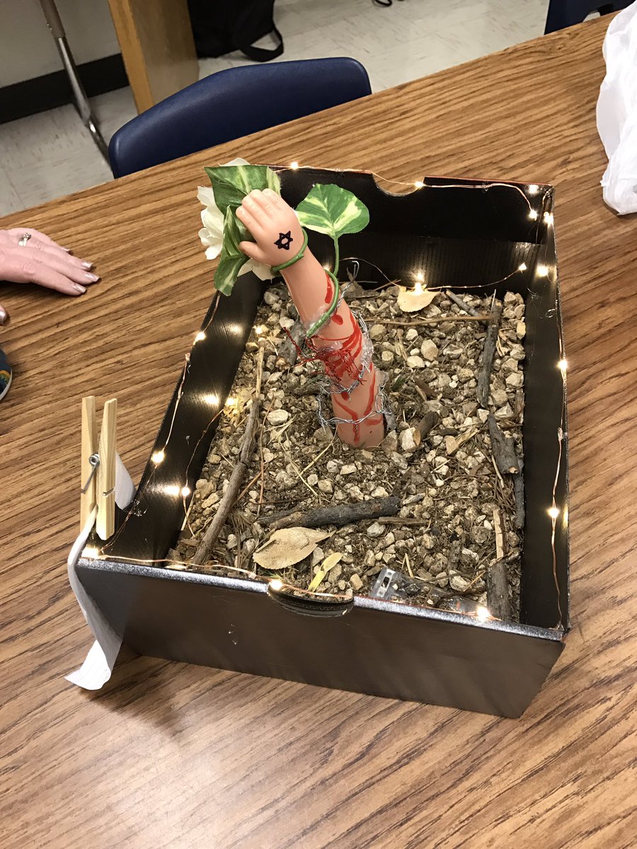 thisgirlbrimass's tweet photo. Pt 2.Student Holocaust symbolism projects! Completely blown away by their creativity!☺️#frenshare @FrenshipMS #FMSELAR #holocaust #symbolism https://t.co/NbRHSSXP7k