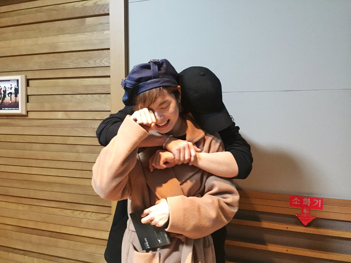 푸른밤 tweet media