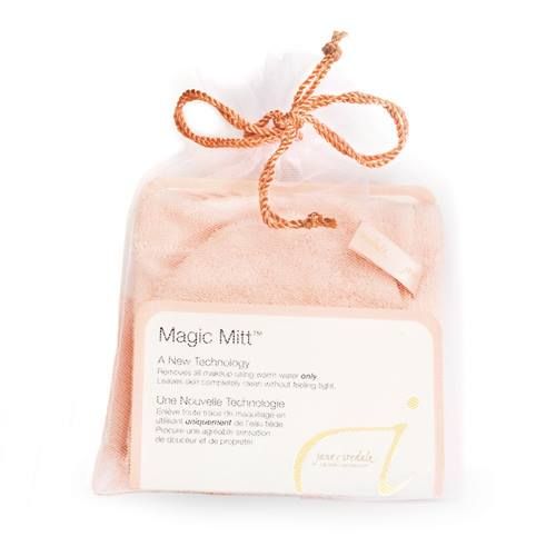 dr_antonis's tweet photo. Have you heard of the @janeiredale_UK magic mitt?

Removes make up with water ONLY!

#MagicMitt #JaneIredale #Makeup #Beauty #Aesthetics https://t.co/6j2yMwq7XR
