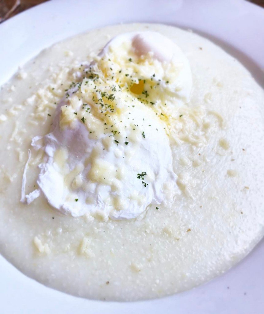 TheHungryHuman's tweet photo. #24 Cheddar Cheese Grits w/Poached Eggs 🤤🧀👏🏻 #thehungryhuman #hellafood #100in365 #oakland #hellagrits https://t.co/WNgAn7oHxK https://t.co/6J9fFlr3ZQ