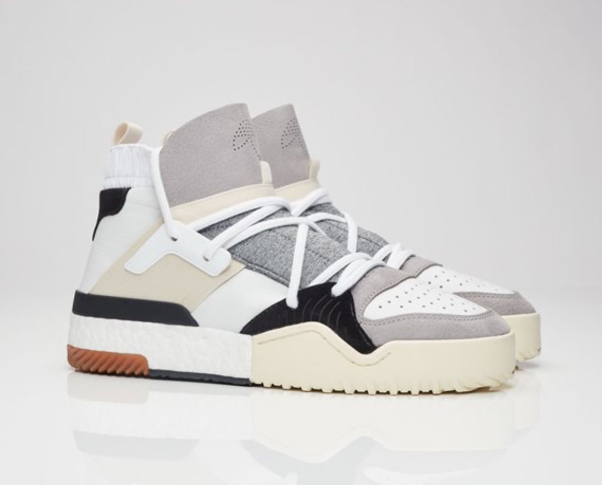YeezySuccess's tweet photo. https://t.co/aFuafyrXQ1