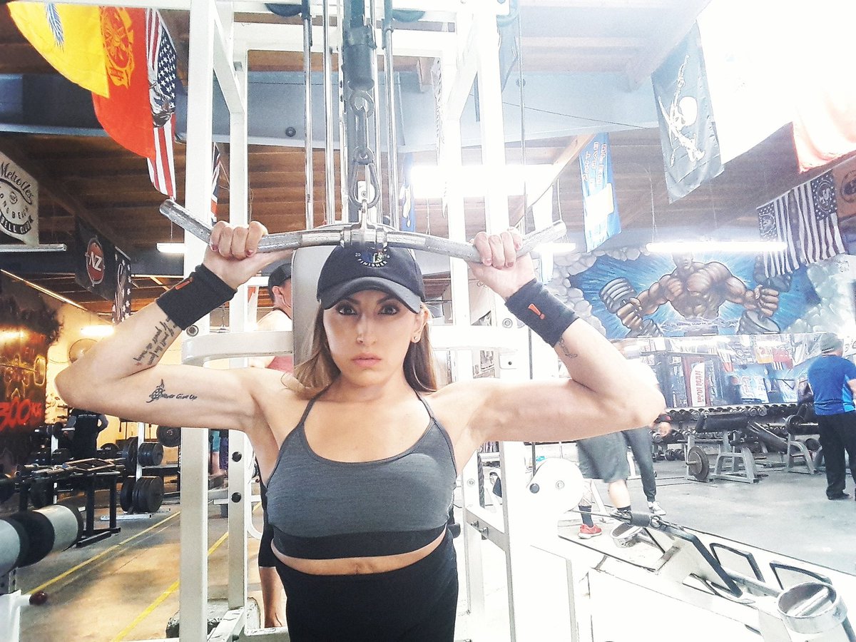 LilMistyDiaz's tweet photo. How to be successful? Focus on your own shit #LiveLife100 @GymGoers @GYMM0TlVATl0N https://t.co/HaNmdtD5TI