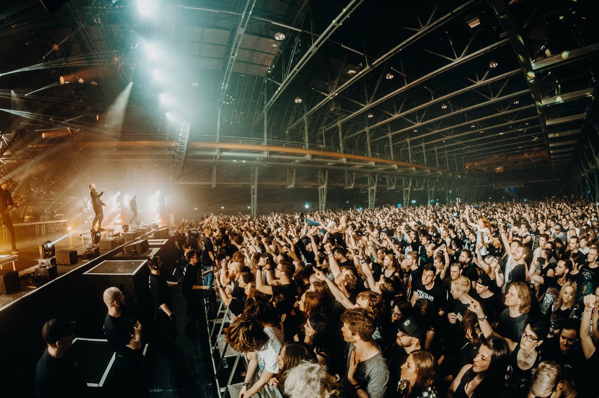 parkwayofficial's tweet photo. Tonight was one to remember! 6000 sweaty humans all going insane! Thanks Munich 🤘🏼📷 @LucasEnglund https://t.co/lpZt0tpRum