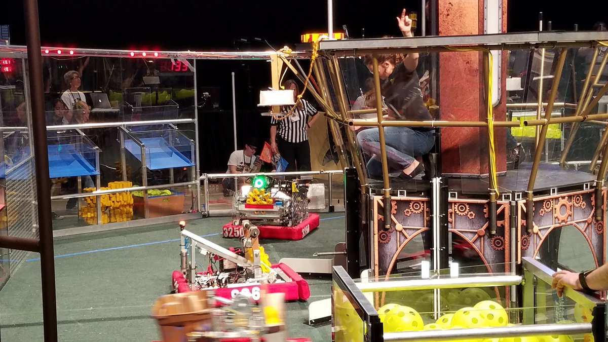 jhmorris's tweet image. A good day with the CGUHS Robotics Team in Boise, Idaho. #MechaKnights996 #cvhsengineering