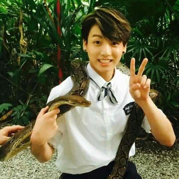 bts_____JIMIN__'s tweet photo. もし欲張りでもいいならその笑顔に僕も交えてください…。

僕は見守れというなら見守ります。
大好きな人の笑顔なんて何時間も見てられます。
だから笑顔にさせて下さい。
ﾃﾋｮﾅもｸﾞｶﾞもてーちも。 https://t.co/dQnyU6FmeS
