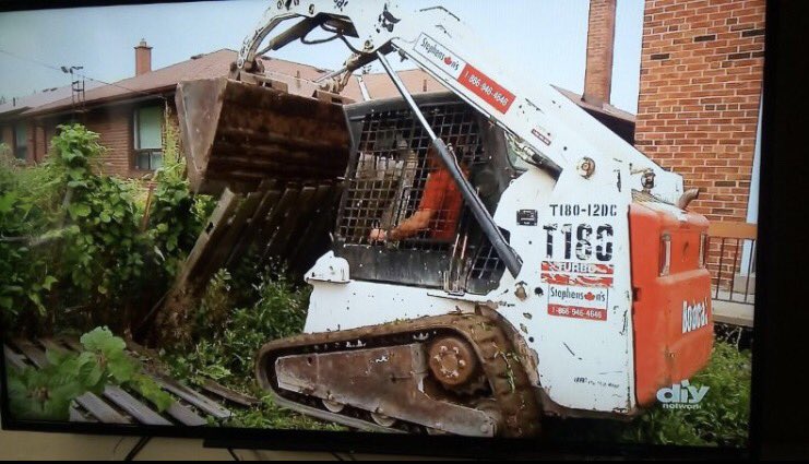 henniganc's tweet photo. #DisasterDIY The Pros Depend on the Pros to Get the Job Done Right #StephensonsRentals @Lowes https://t.co/jUnE9xTngL