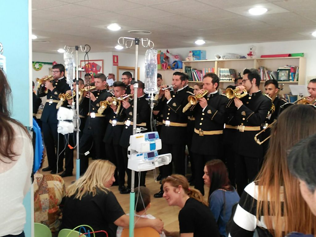 Gentedepaz's tweet photo. La tarde más hermosa de la Banda de la Salud https://t.co/eQ5bzsAscU @BCTsaludcordoba @HermandadAgonia @HermandadAgonia https://t.co/fYB9tsYNmj