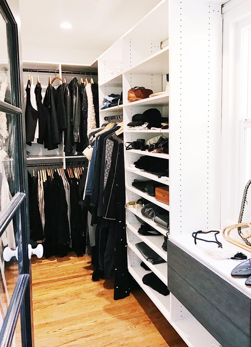 CalClosetDallas's tweet photo. #Fridayfeels: We love the sleek and modern vibe in blogger @sfgirlbybay’s new walk-in closet. More to come soon! #CCcollab https://t.co/L0moeMx25P