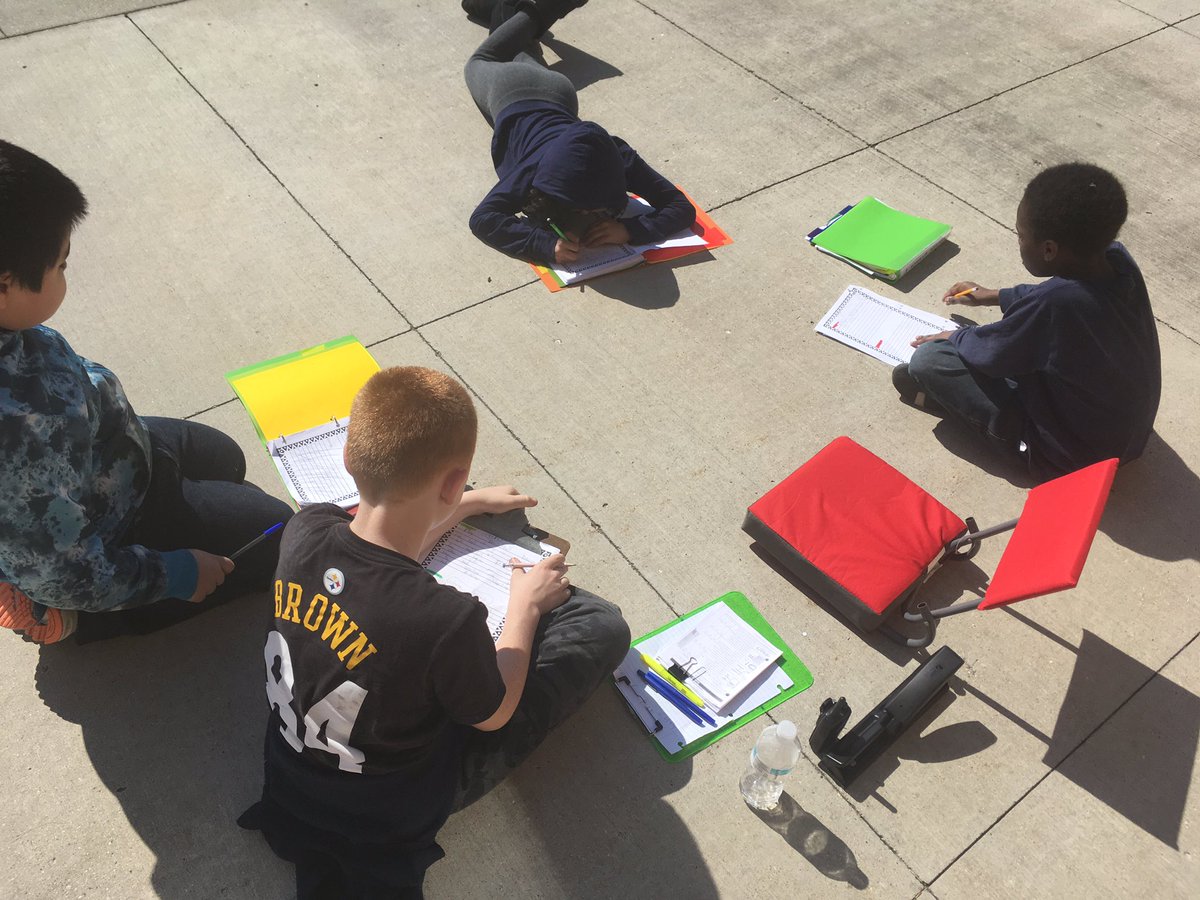 MsDarling3's tweet photo. Writer's workshop outside! https://t.co/gviOFw3QXo