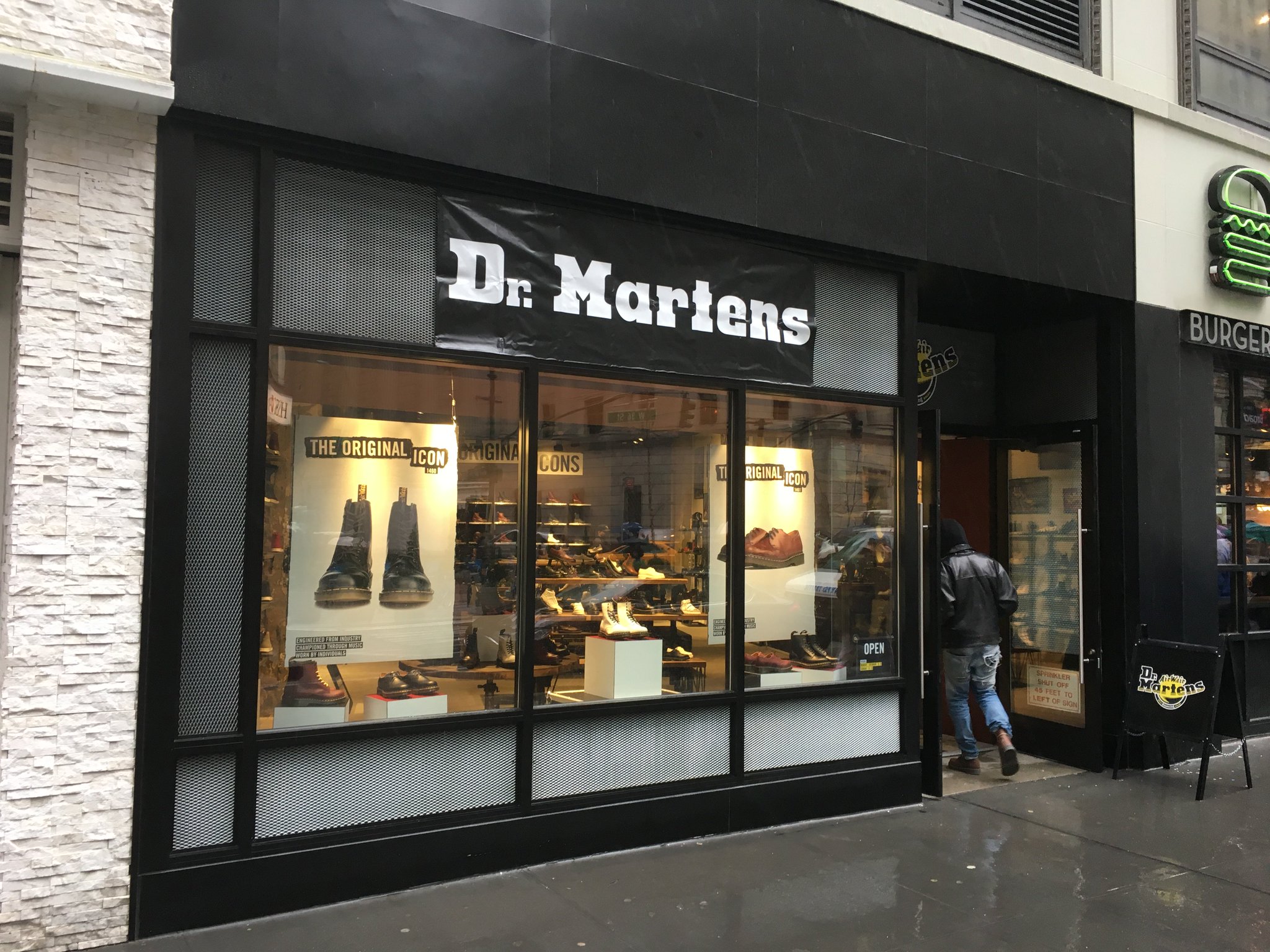dr martens 34th street