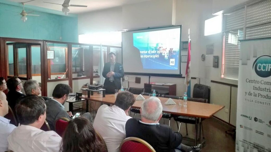 SantaFeGlobal's tweet photo. El Presidente de #SFGlobal presenta en Villa Constitución el Plan de Acción 2017 de #ComercioExterior https://t.co/vd45Df8nRb