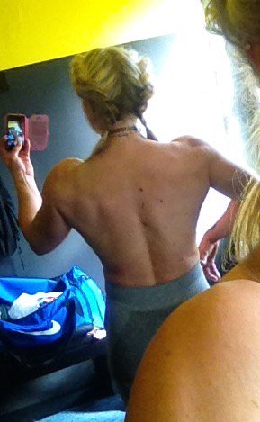 LoveLaughLift23's tweet photo. #Back #BodyBuilding #Natural #GirlsWithMuscle #Gym #BoyBuilder #Aesthetics #GirlsWhoTrain https://t.co/0W1k2xa8WN