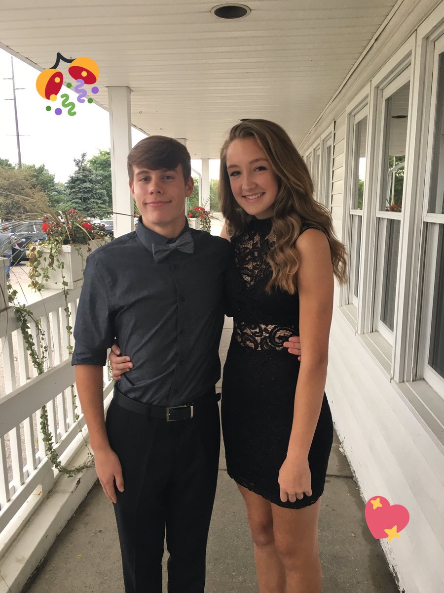 _jordanmueller's tweet photo. happy birthday shawn!!❤have a good one😊 #hoco2k16 @Shawn_Stefut22 https://t.co/4pFxb8HBO9