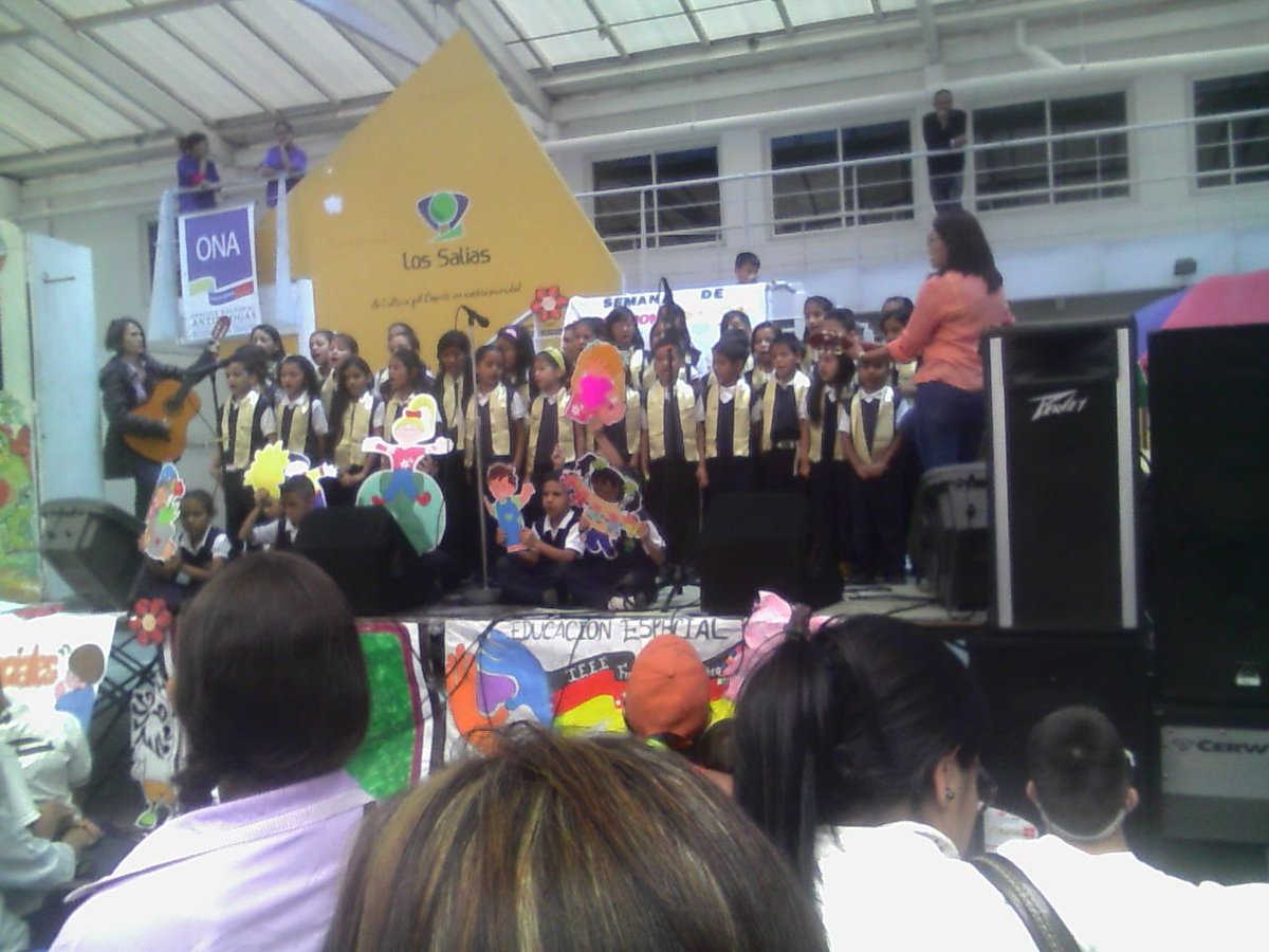 rufes1969's tweet photo. Acto cultural  cierre semana ed. Especial U.E.E. Las Minas dijo presente con su coral cantando somos una familia bajo el sol. @carlaguerra5 https://t.co/CnYLUjEzyH
