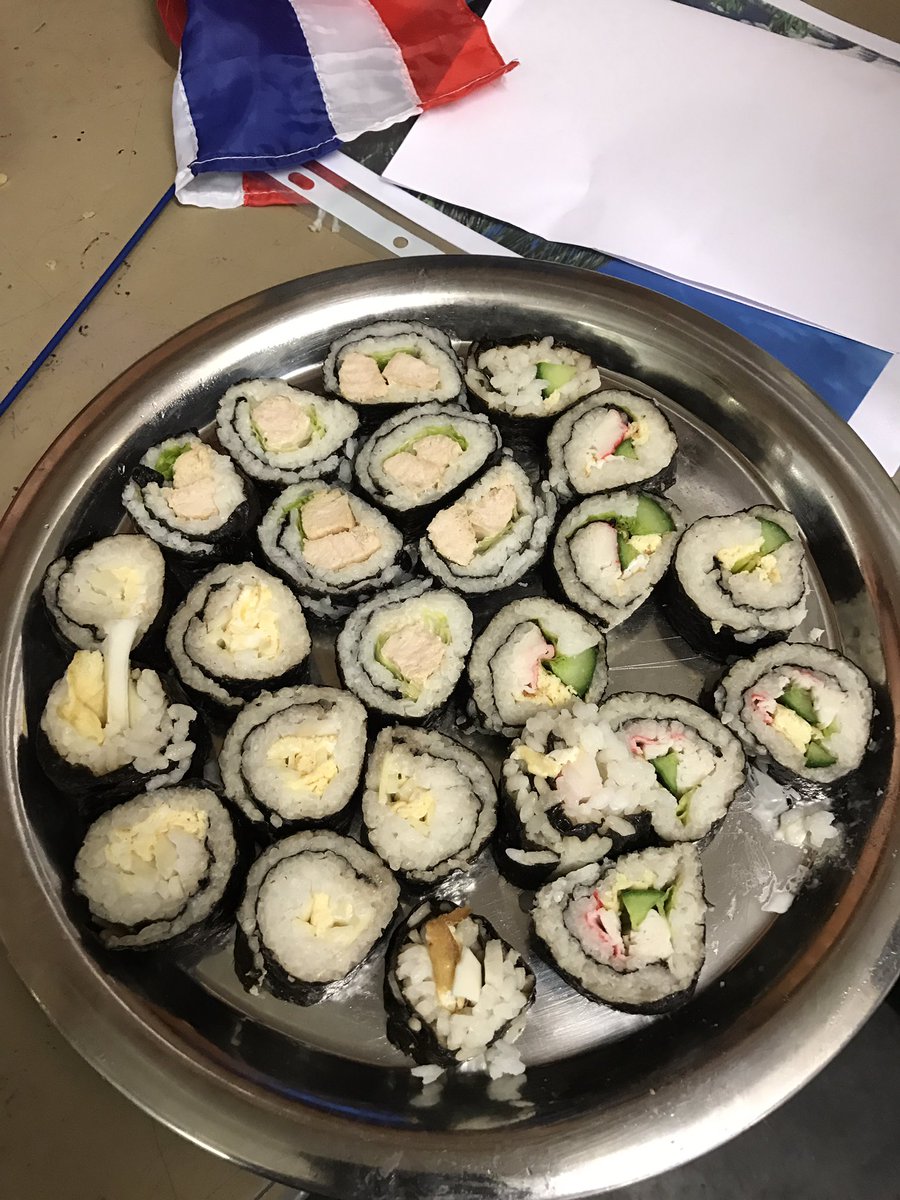 Pennineesu's tweet photo. Also we get to try some international food #sushi #hawaiianpizza https://t.co/TsYMXbY2iV