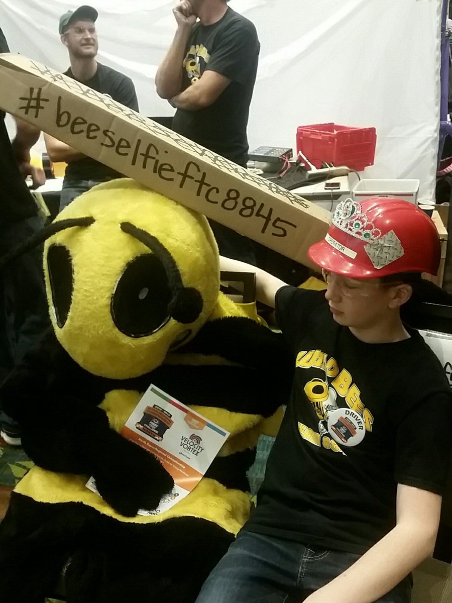 #beeselfieftc8845