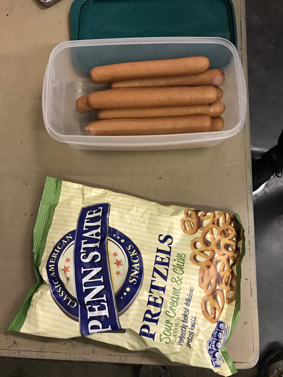 Pennineesu's tweet photo. Mmmmmmm #brockworst and #pretzels keep this up and I'll have to do #4inns #iscout @DerbyEastScouts https://t.co/6ho95qtj6M