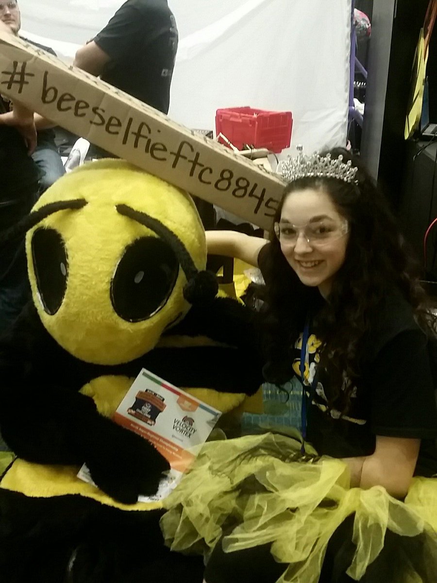 #beeselfieftc8845
