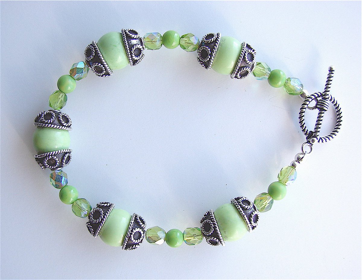 CTemplin3's tweet photo. Lime Green Turquoise, Austrian Crystal and Sterling Silver Bracelet JBC003 https://t.co/psTWRMOWZH #Etsy #LargerSize https://t.co/q9DboA58MT