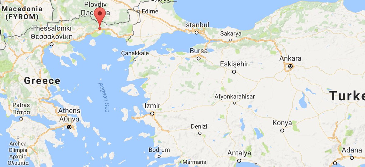 teo_dorakis's tweet photo. Yunanistan'in Xanti köyünde cami minaresinde ve imamın evinde saklı vaziyette ruhsatsız susturuculu silahlar ve çok sayıda mermi bulundu. https://t.co/mgG05f1Z8p