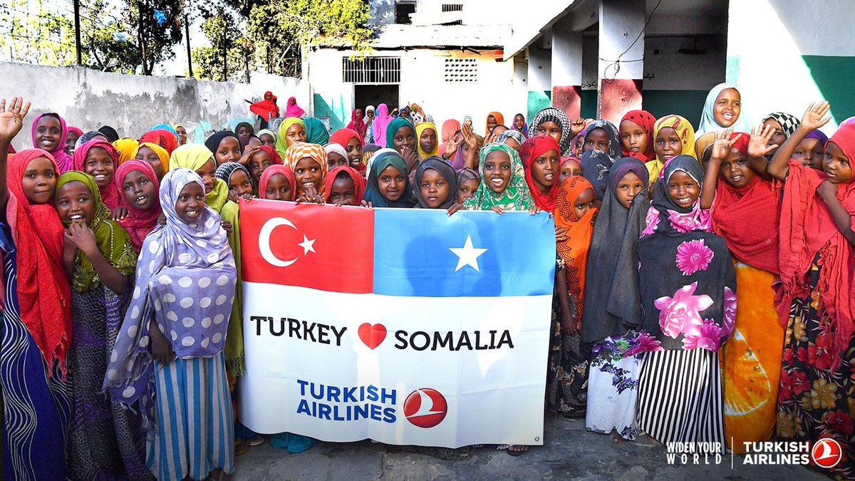 TurkishAirlines's tweet photo. Our Mogadishu Station and CSR teams are at work in Somalia #TurkishAirlinesHelpSomalia https://t.co/tyB81fZxj2