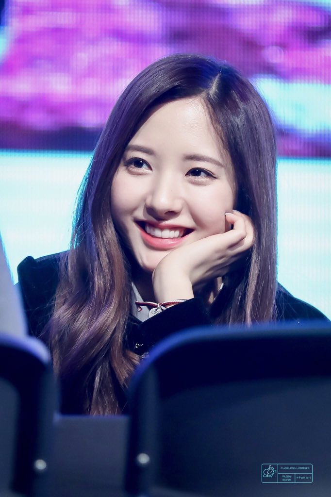 visualwjsn's tweet photo. cosmicgirlspics: bona https://t.co/GKFuo8B3E6