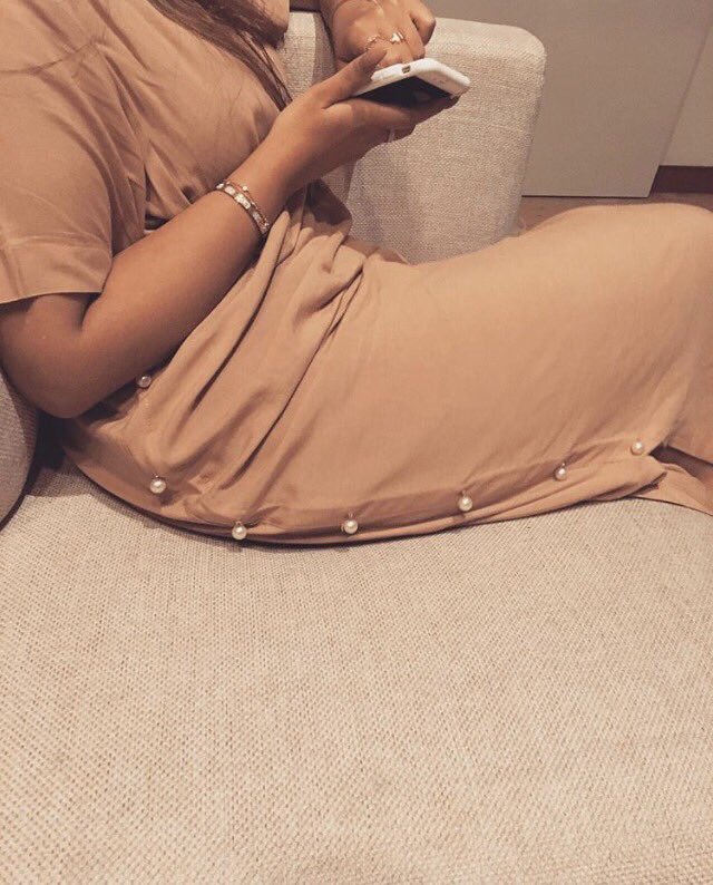 بتقنعني أنك لو أختك لبسه كذا وجسمها كذا ماراح يقومم عليها مو والحين قوم على تغريده اللي نفسهه تكون اخته وينيكها #_رتويت#_محارم #_دياثه