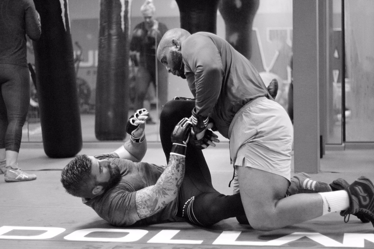 King of the grind! <a href="/dc_mma/">Daniel Cormier</a> you inspire me to be better everyday!! #lockhartandleith <a href="/Onnit/">Onnit</a> <a href="/FitVT/">FitnessVT</a> #ufc210 #getonnit #fitnessVT