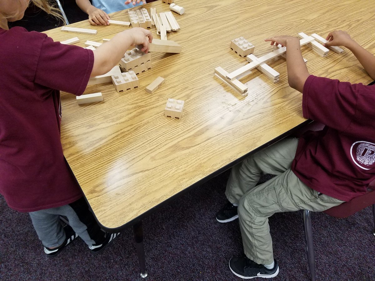 JMS_EaglesSS's tweet photo. 2nd Grade Enrichment enjoying design and construction this Friday afternoon. @NISDEvers @NISDGTAA #Eversstrong #gtstructures https://t.co/7k2IhqBJDw